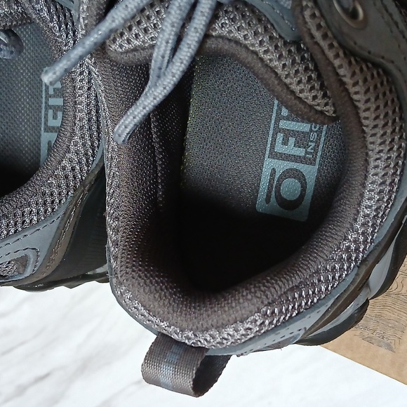 Oboz Women's Sawtooth II Low Hiking Shoe - Picture 7 of 16